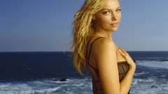 Actress Laura Prepon blondes