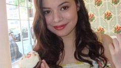 Actress miranda cosgrove