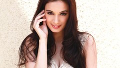 Actress models Evelyn Sharma