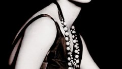 Actress short hair Louise