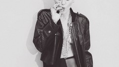 Actress smoking blondes miley cyrus singers short hair panties 