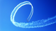 Aircraft acrobatics contrails