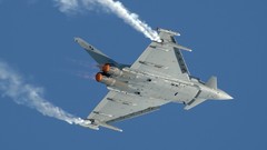 Aircraft contrails EF-2000