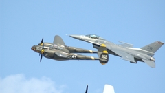 Aircraft falcon f-16 fighting