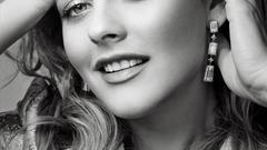 Alicia Silverstone monochrome