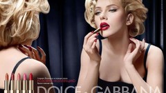 American Scarlett Johansson mirrors