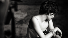 Audrey Tautou grayscale monochrome