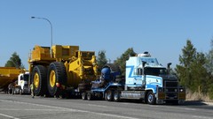 Australia trucks Road train Heavy machinary mack Titan 610