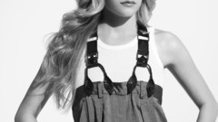 Avril Lavigne grayscale monochrome