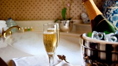 Bathtubs Champagne ice cubes