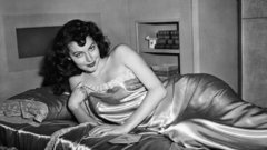 Beds Books grayscale Ava