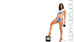 Bikini Morgan Webb atari