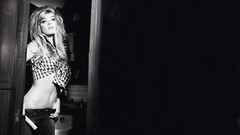 Black and white eyes woman blondes Noire