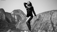 Black and white woman models Paparazzo Magazine Caren Souza