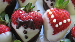 Black Berries tie close