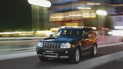 Black cars jeep cherokee