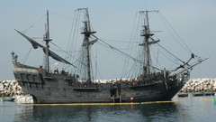 Black pearl Pirates of the Caribbean Black Pearl