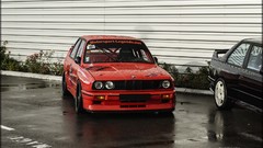 Black rain red BMW M3 E30