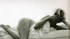 Blondes Actress bottomless barefoot