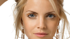 Blondes Actress mena suvari