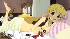 Blondes beds purple hair