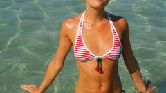 Blondes bikini beach girls