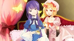 Blondes couch dress tea