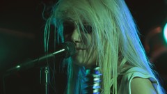 Blondes taylor momsen the pretty reckless