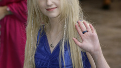 Blondes woman Actress Evanna