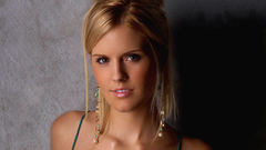 Blondes woman Actress maggie