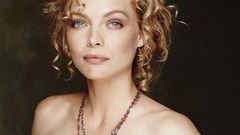 Blondes woman Actress Michelle