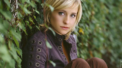 Blondes woman Allison Mack
