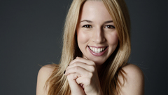 Blondes woman alona tal