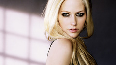 Blondes woman Avril Lavigne