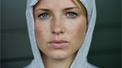 Blondes woman blue eyes