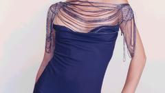 Blondes woman blue eyes