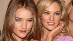 Blondes woman blue eyes