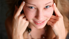 Blondes woman blue eyes