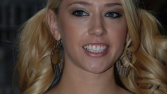 Blondes woman blue eyes