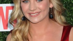 Blondes woman britt robertson