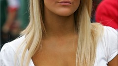 Blondes woman cleavage green