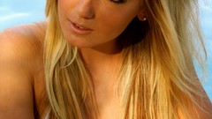 Blondes woman cleavage Jessica