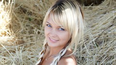 Blondes woman close-up blue