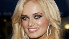 Blondes woman close-up green