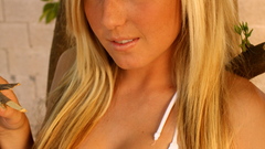 Blondes woman cosplay models