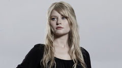 Blondes woman Emilie de