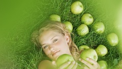 Blondes woman green apples
