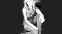 Blondes woman jeans grayscale