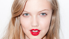 Blondes woman lips teeth