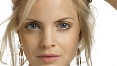 Blondes woman mena suvari